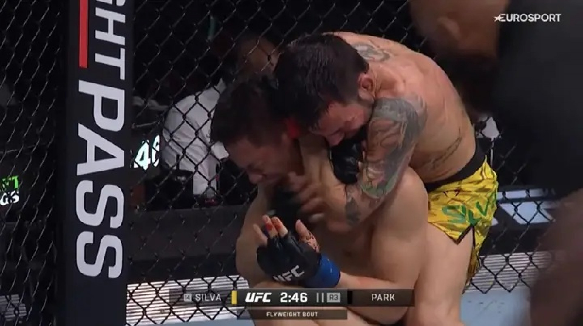 Bruno "Bulldog" fez bonito e finalizou sul-coreano no card do UFC Vancouver    - (Foto: Reprodu&ccedil;&atilde;o/UFC)