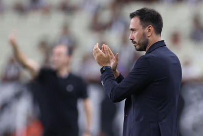 Davide valoriza esforço do elenco em vitória do Botafogo: 'Seguimos com confiança'