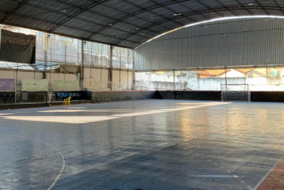 Estudante é atingido por bala perdida em centro esportivo na Zona Norte