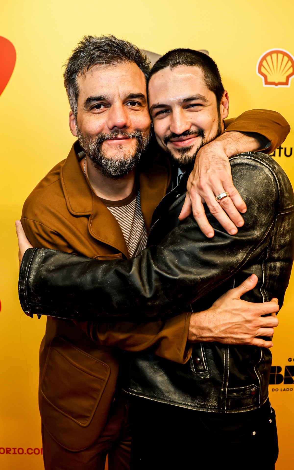 Wagner Moura e Gabriel Leone