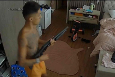 Influenciador Buzeira carregou espingarda ao notar presença da PF em sua casa