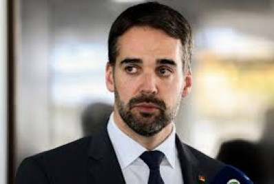 Para Eduardo Leite, Tarcísio deve se preocupar em agradar ao Centro e não ao bolsonarismo