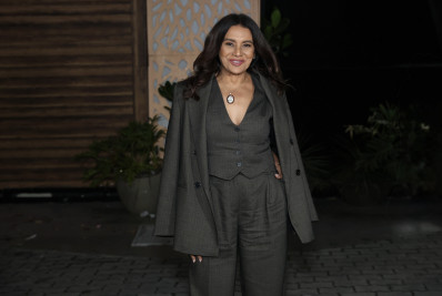 Elenco de 'Três Graças' se reúne para acompanhar primeiro capítulo