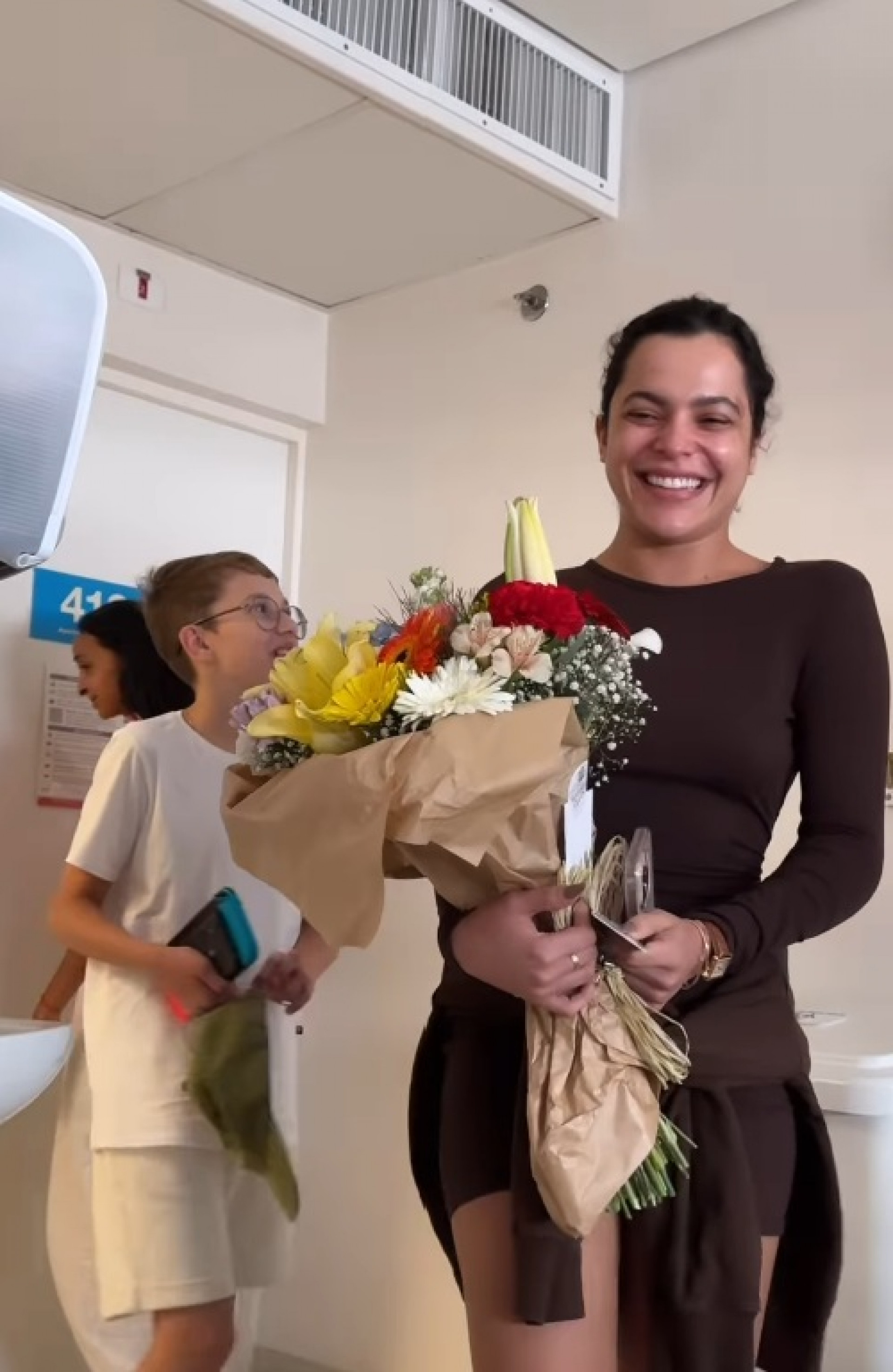 Emilly Araújo visita a irmã em Hospital. - Reprodução/Instagram