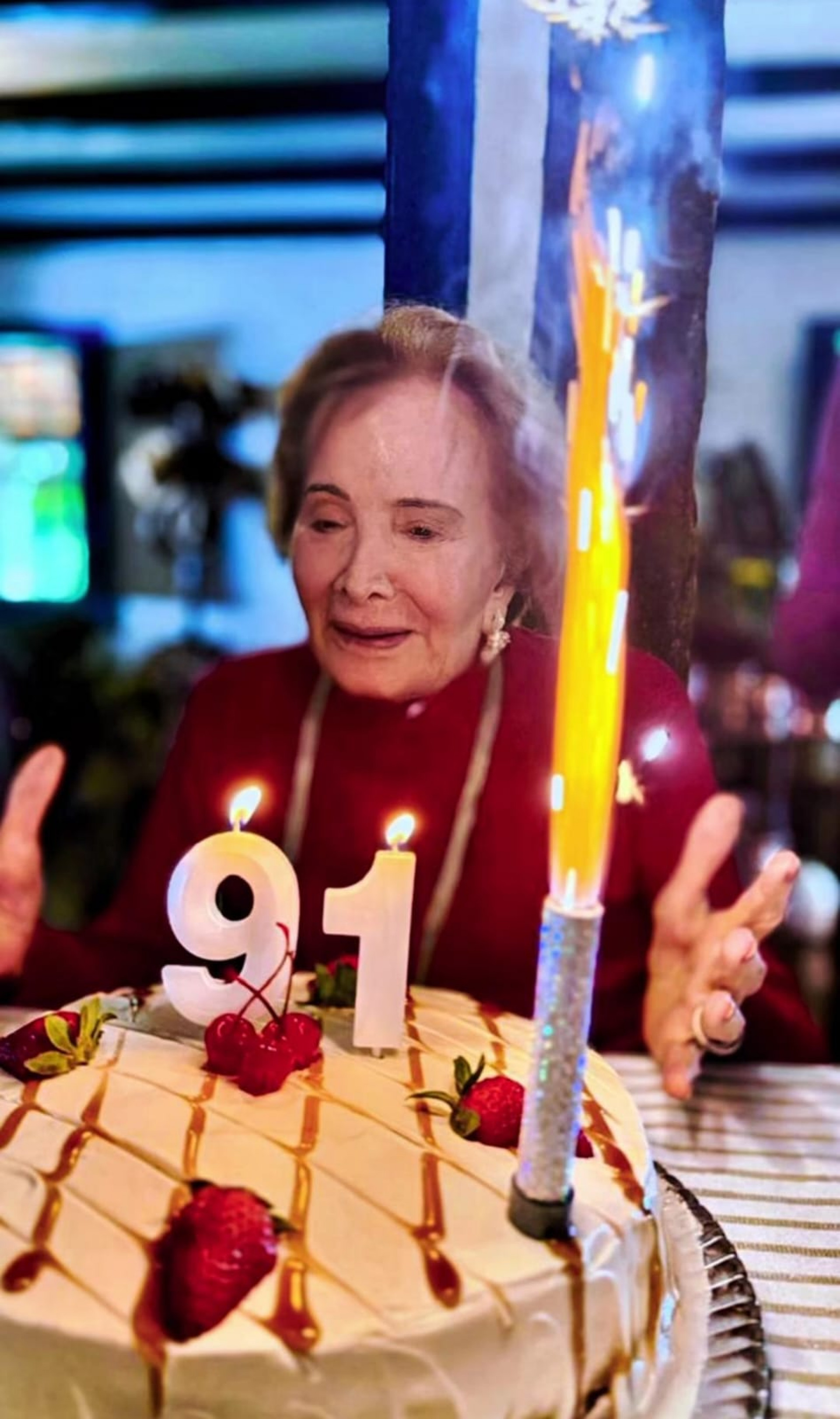 Glória Menezes comemora aniversário de 91 anos com celebração intimista - Reprodução de vídeo / Instagram