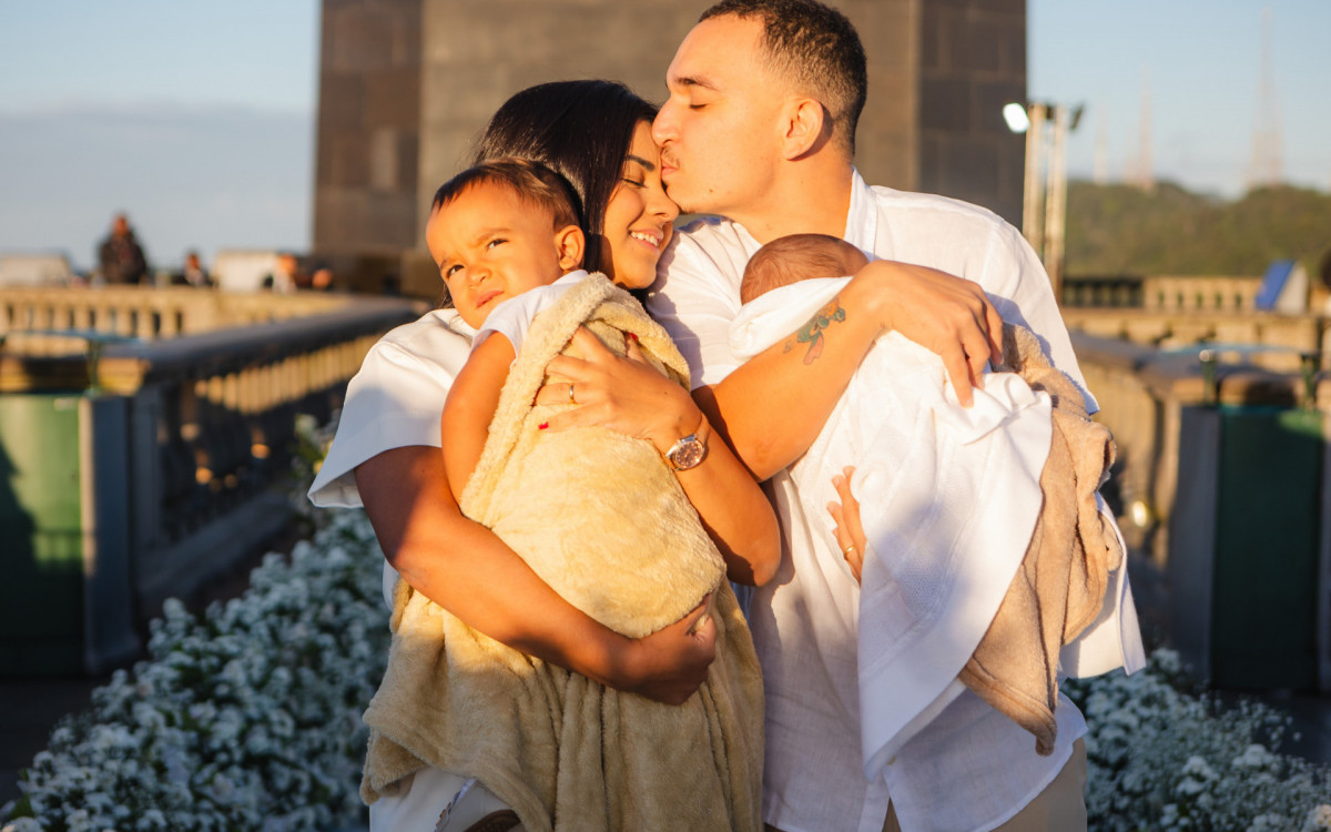 João Gomes e Ary Mirelle são pais de Joaquim e Jorge - Divulgação