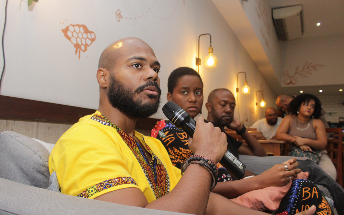 FLIS promove encontro liter&aacute;rio e cultural no Teatro Firjan SESI Caxias - Divulga&ccedil;&atilde;o