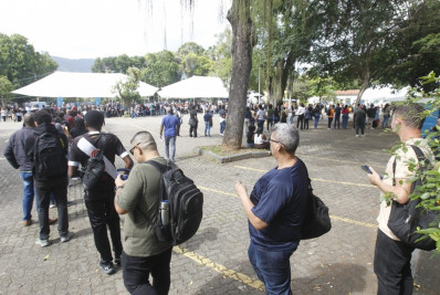 Cariocas buscam oportunidades de emprego em feira com milhares de vagas em São Cristóvão