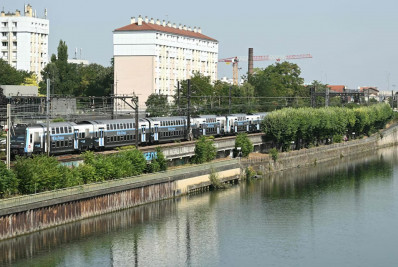 Brasileira sofre ataque e tentativa de estupro em trem na periferia de Paris