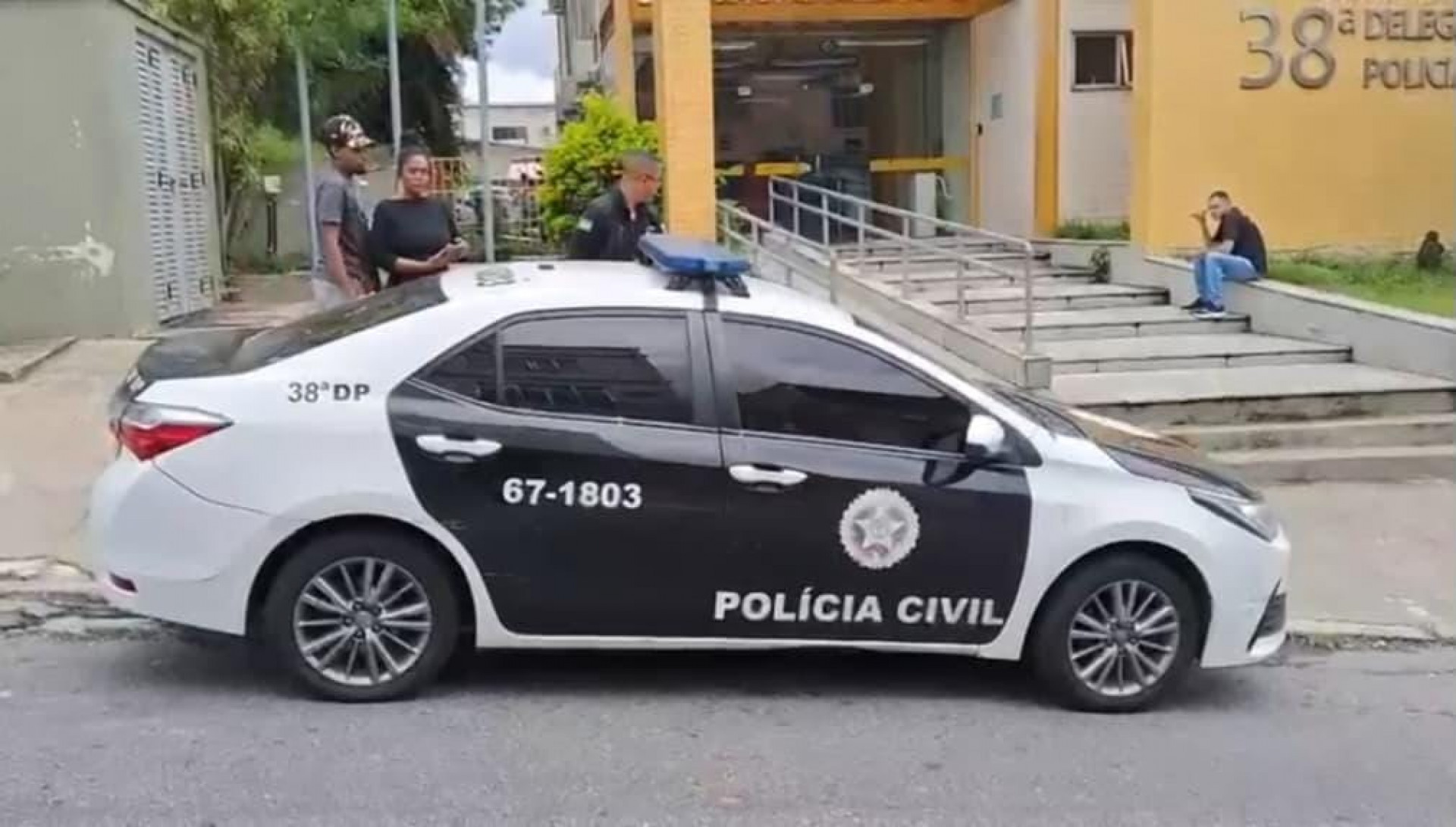 O casal foi preso na manh&atilde; desta ter&ccedil;a-feira no bairro de Br&aacute;s de Pina, na Zona Norte - Reprodu&ccedil;&atilde;o