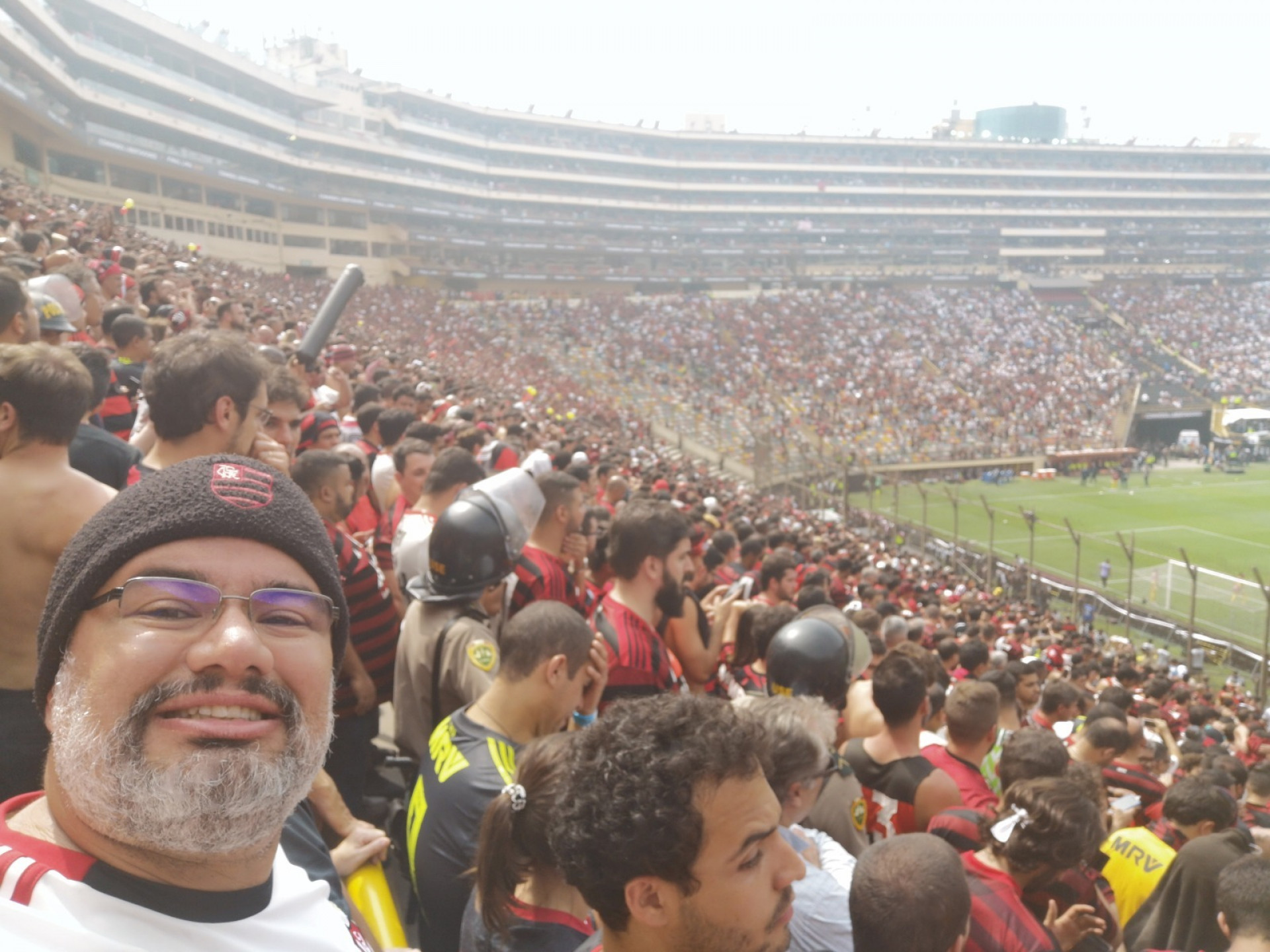 Rodrigo Lindenblatt, torcedor do Flamengo, na final da Libertadores, em Lima, em 2019 - ARQUIVO PESSOAL