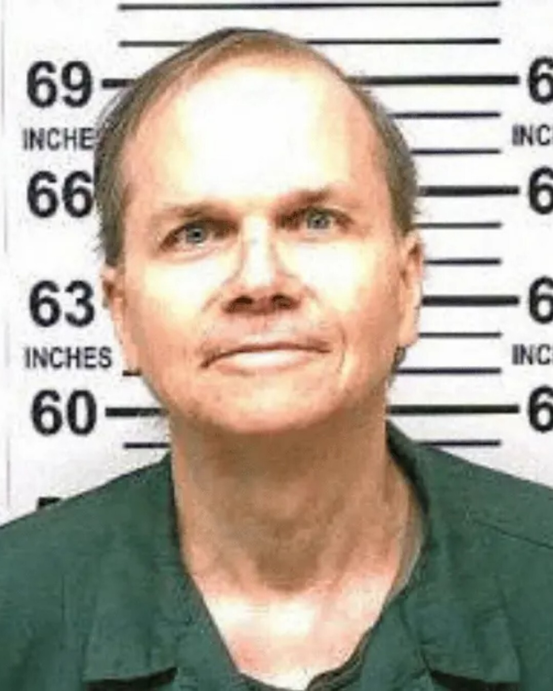 Mark David Chapman foi condenado à prisão perpétua pelo crime, cometido em 1980 - Reprodução / X