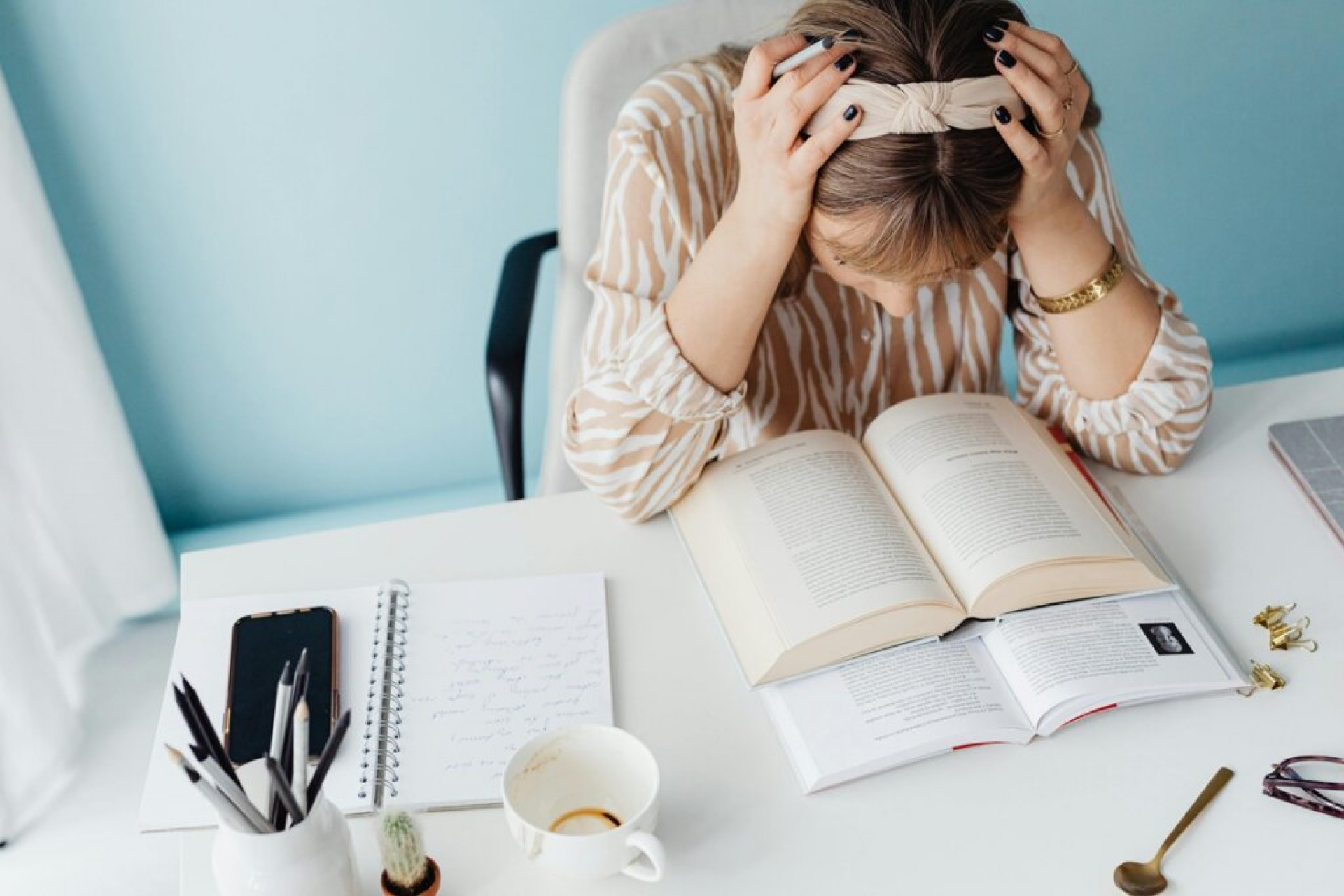 Respira&ccedil;&atilde;o para ansiedade no trabalho: t&eacute;cnicas simples para acalmar a mente