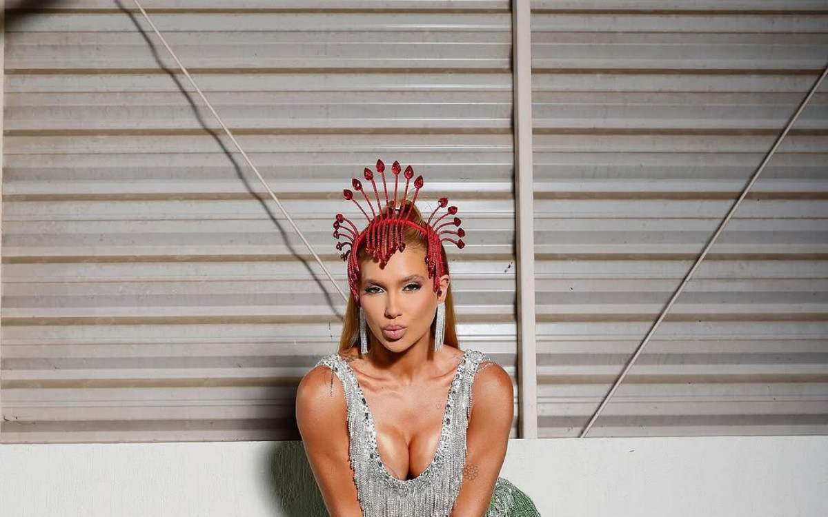 Virgina Fonseca é rainha de bateria da Grande Rio