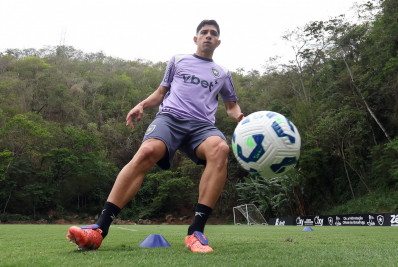 Savarino não consegue sair da Venezuela para se reapresentar ao Botafogo