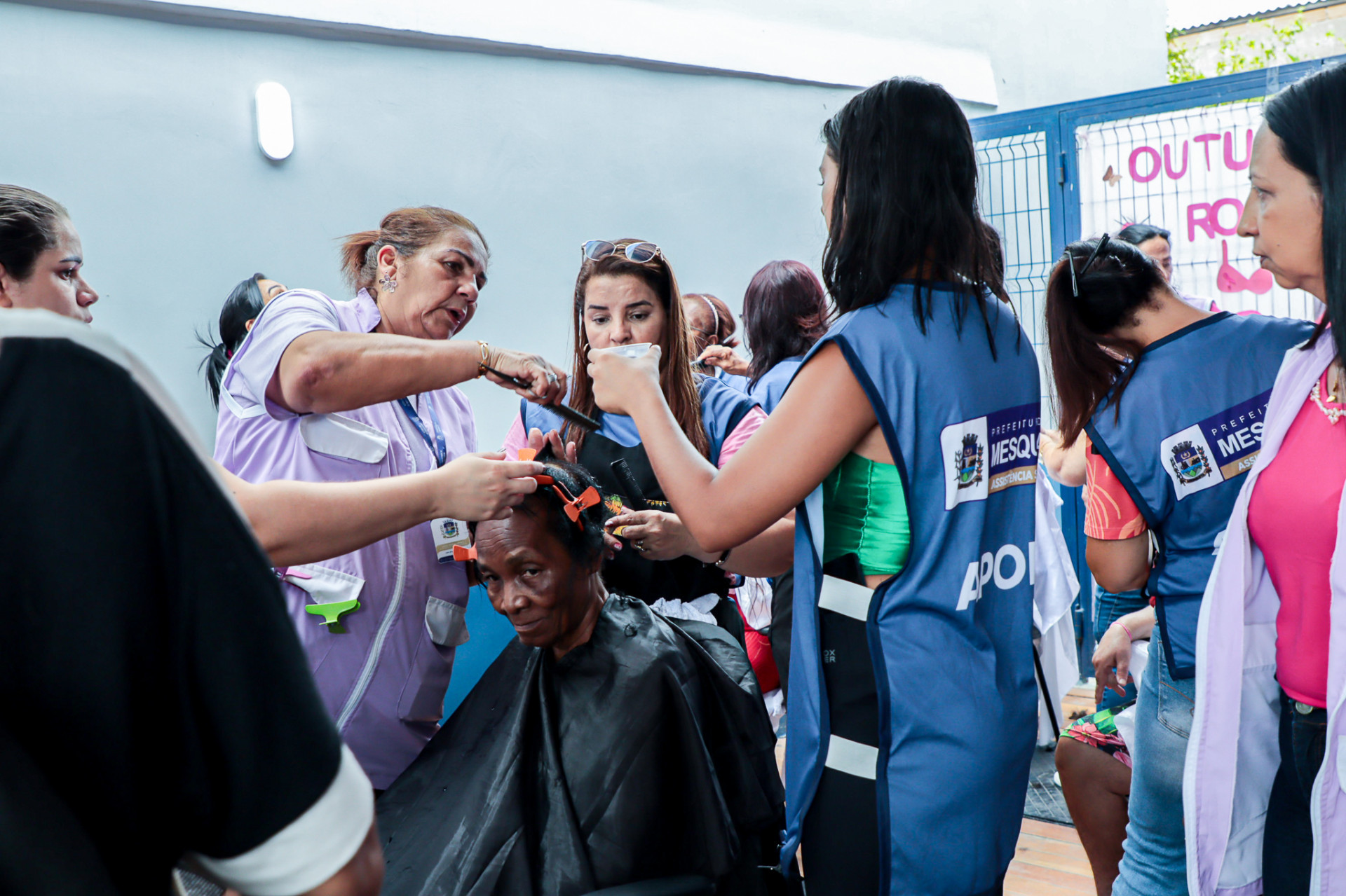 O Espa&ccedil;o da Mulher Mesquitense ofereceu cortes de cabelo femininos para as interessadas - Luan de Brito/ J&uacute;lia Jord&atilde;o