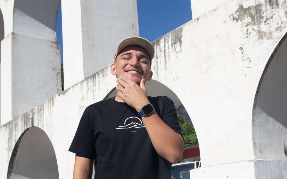 O Rio terá um fim de semana repleto de grandes atrações culturais, neste domingo (26). O cantor pernambucano João Gomes se apresenta nos Arcos da Lapa, em um show gratuito que marca a gravação de seu novo DVD, nesta quinta-feira (23). 