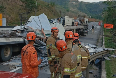 Motorista morre em engavetamento causado por perseguição policial na Serra das Araras