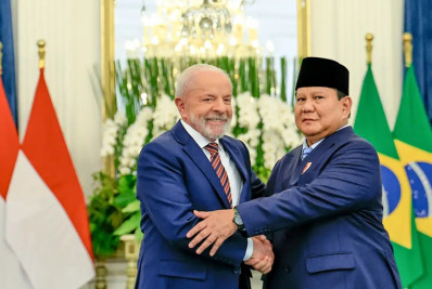 Lula diz ao presidente da Indonésia que vai disputar as eleições em 2026