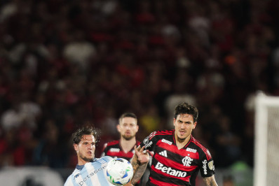 Com fratura, Pedro vira dúvida no Flamengo para volta contra o Racing