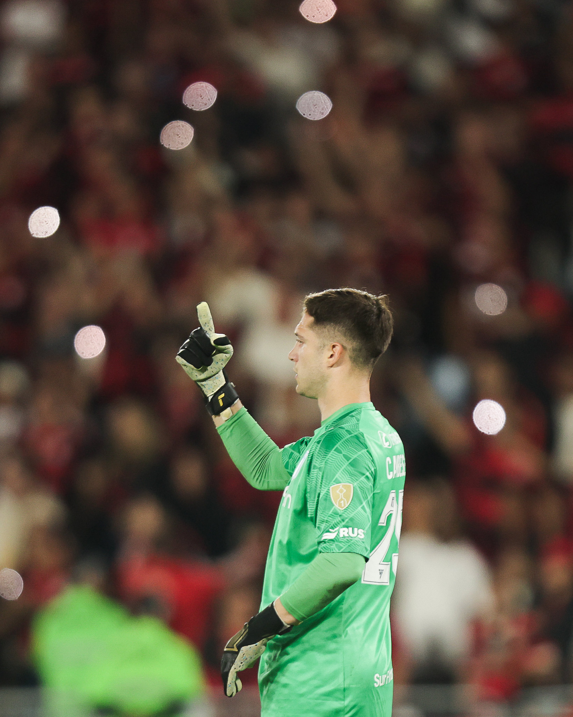 O goleiro Cambeses brilhou apesar da derrota do Racing para o Flamengo - Gilvan de Souza/Flamengo