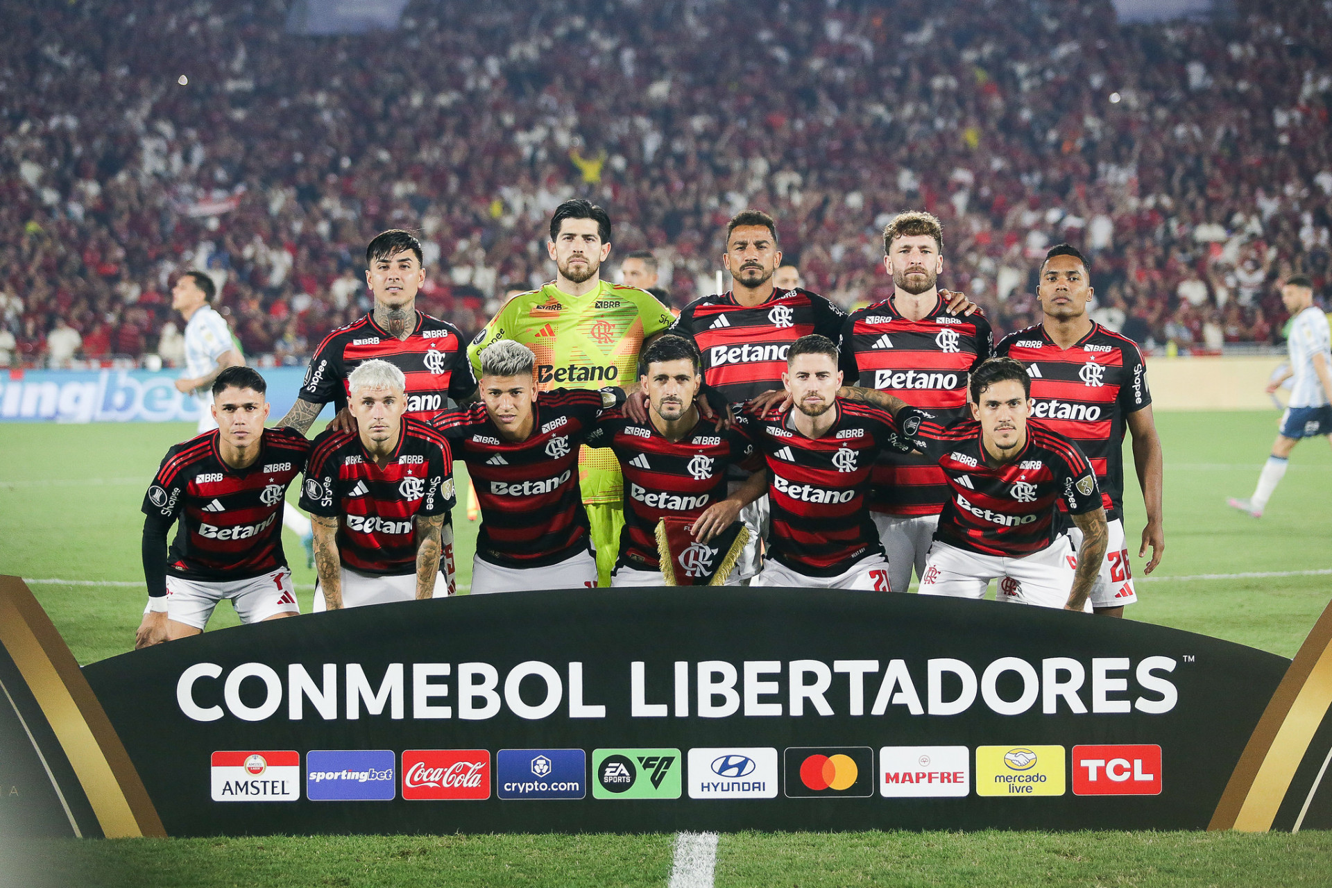 Jogadores do Flamengo posam para a foto antes da partida contra o Racing - Gilvan de Souza/Flamengo