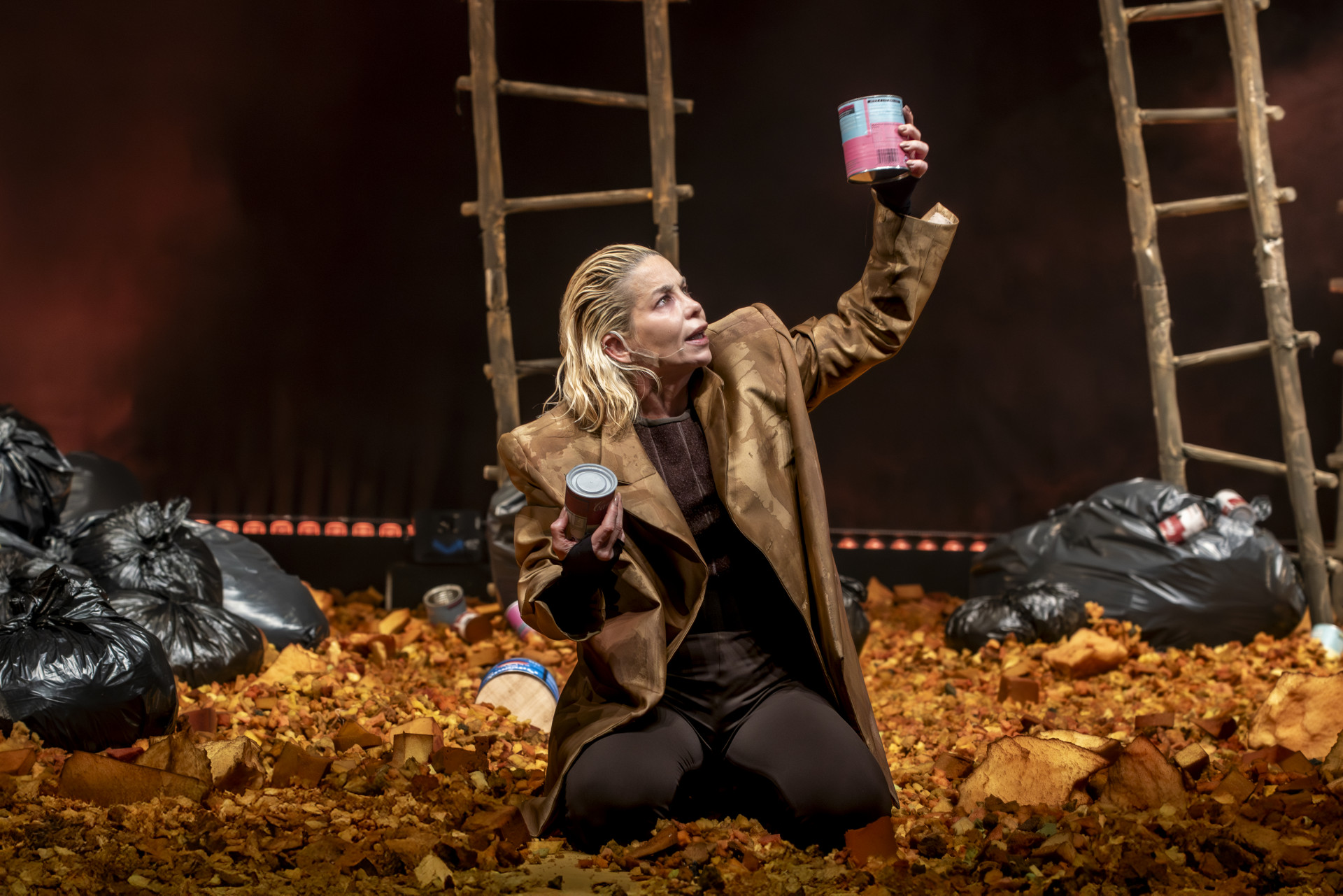 Danielle Winits protagoniza monólogo 'CHOQUE! Procurando Sinais de Vida Inteligente' - Divulgação/Dalton Valerio