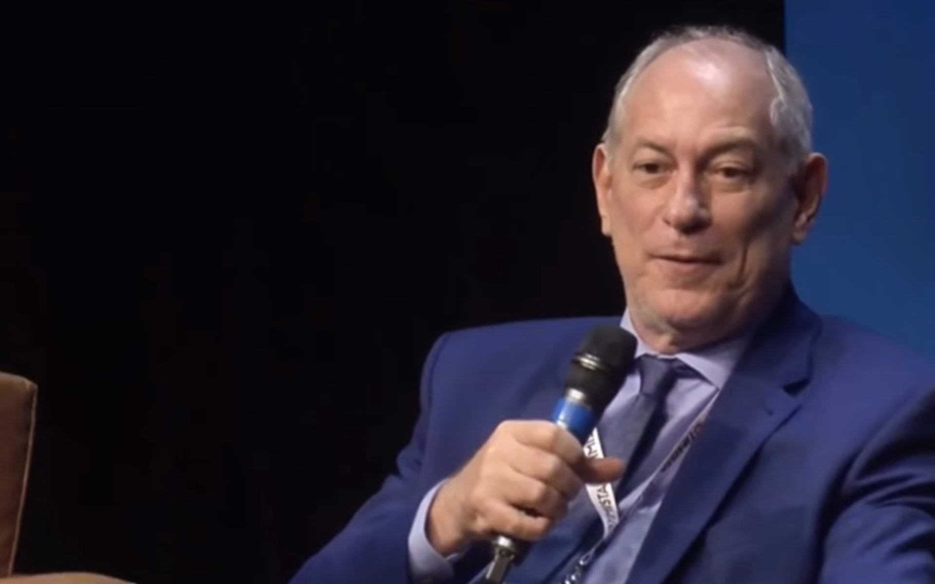 Aécio Neves convida Ciro Gomes para disputar a Presidência pelo PSDB