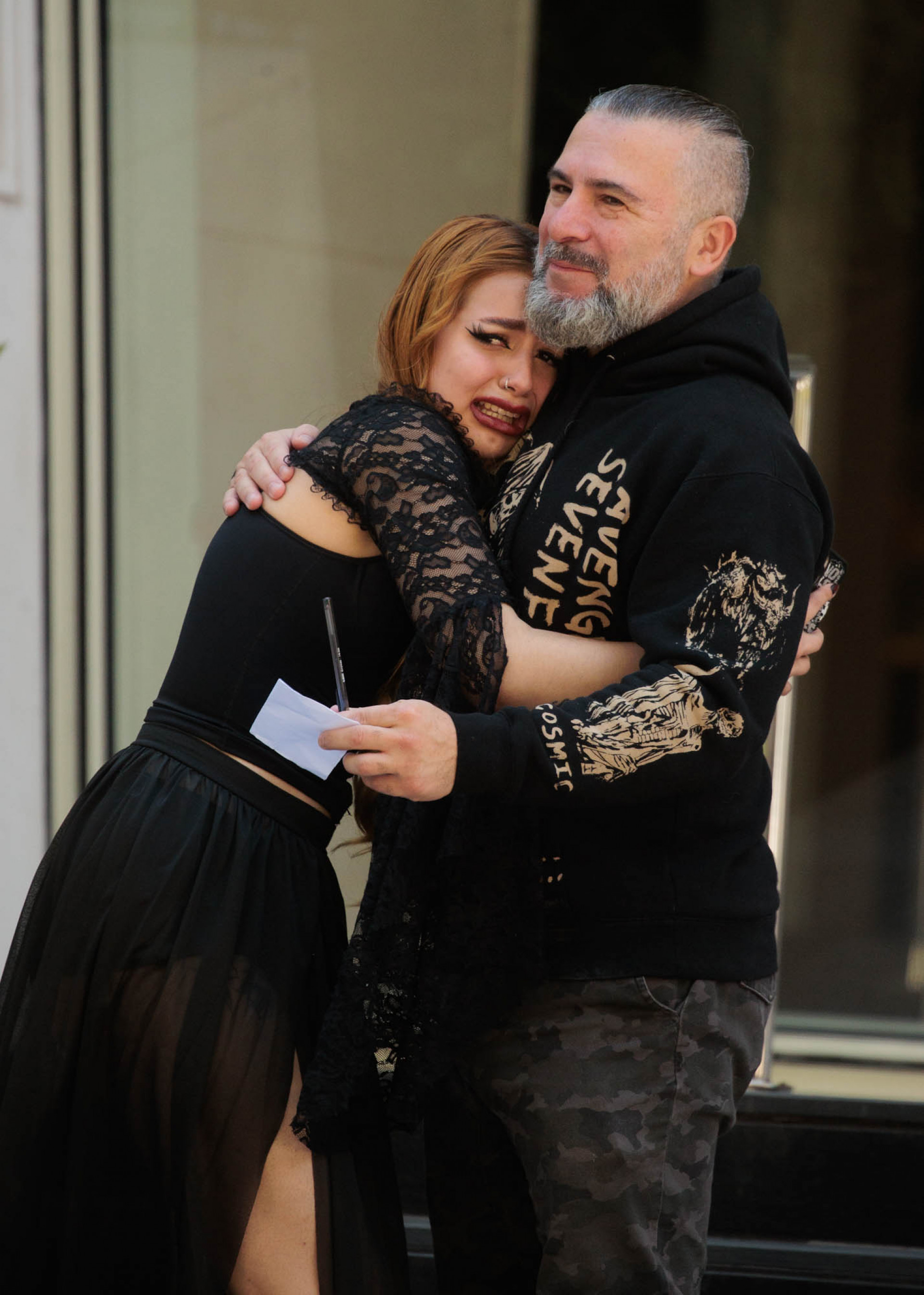 Fã se emociona ao conhecer John Dolmayan, do System of a Down
 - Brazil News