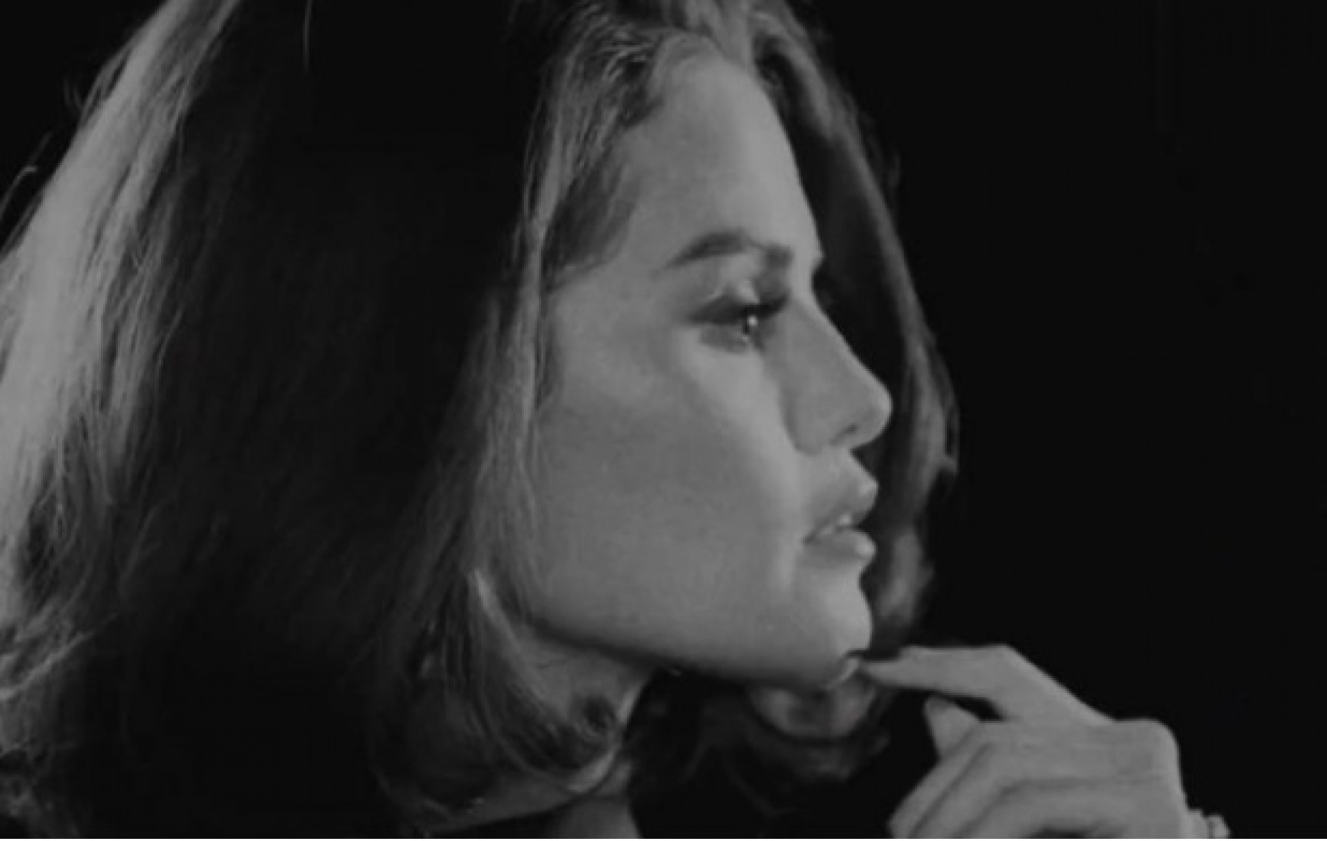 Selena Gomez no clipe 'In The Dark' - Reprodução de vídeo/YouTube
