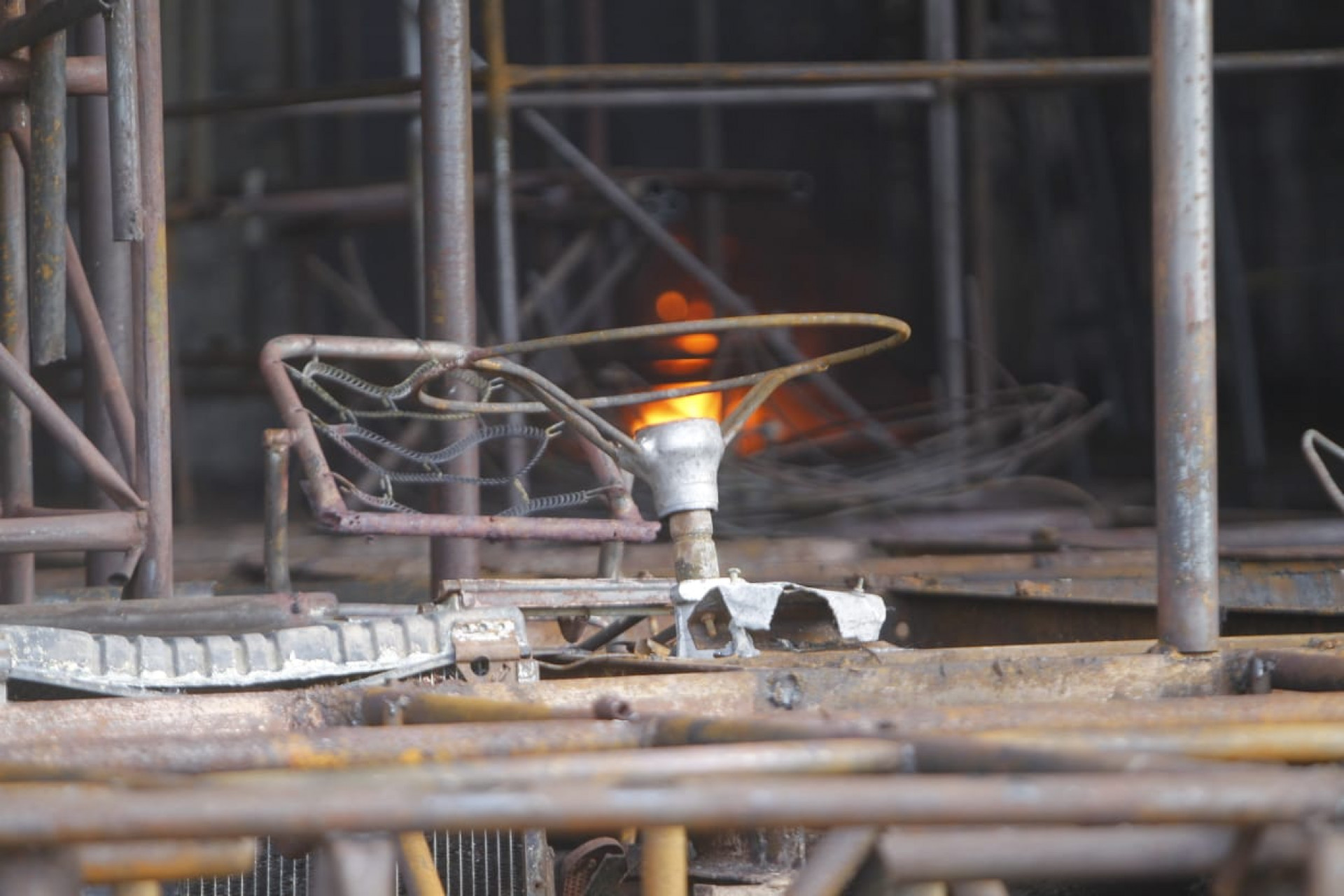 Novas chamas surgiram na manhã desta quinta-feira (23) - Reginaldo Pimenta/Agência O Dia