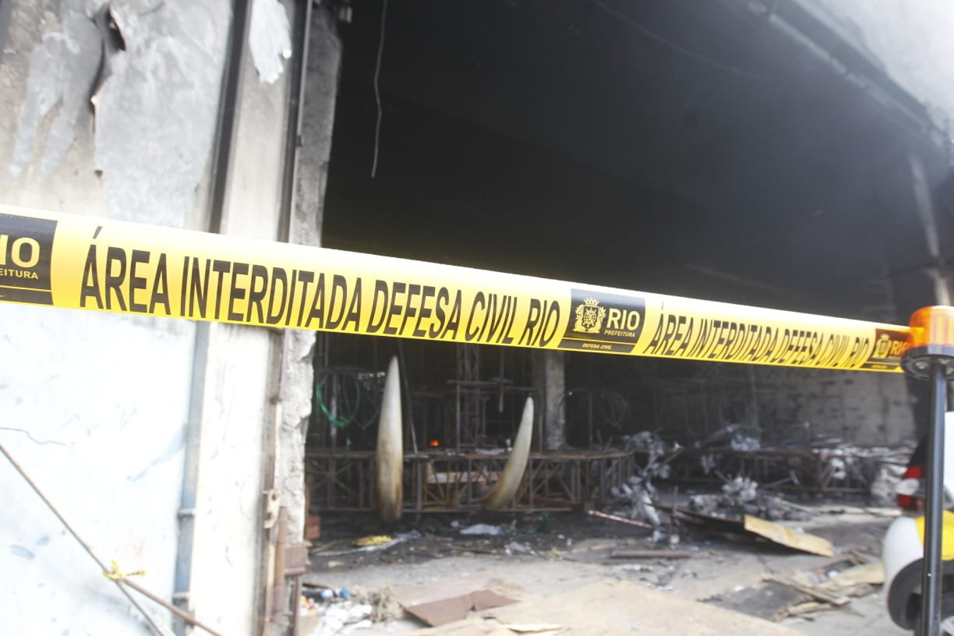 Novas chamas surgiram na manhã desta quinta-feira (23) - Reginaldo Pimenta/Agência O Dia