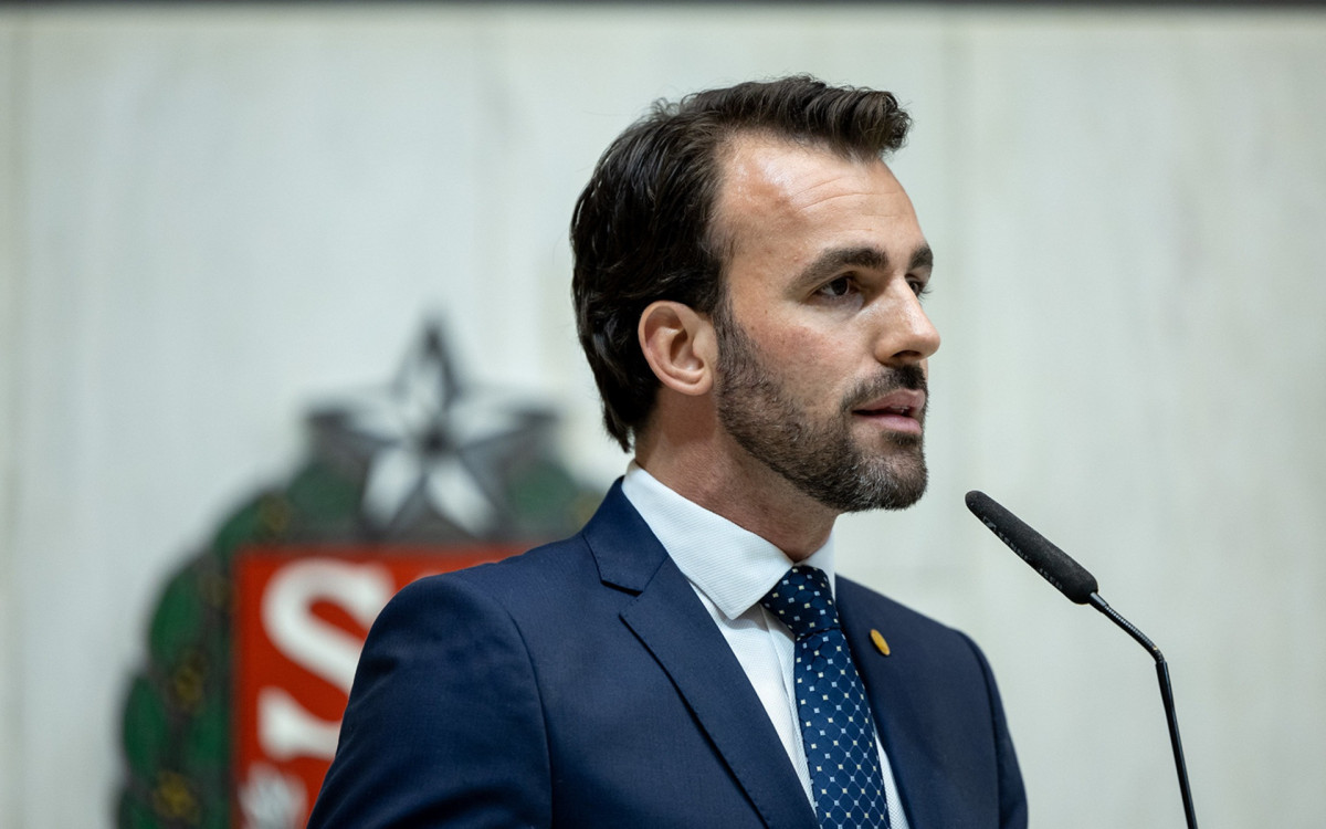 Escândalo! Deputado Lucas Bove Vira Réu por Violência Doméstica e Perseguição Contra Ex-Mulher: Justiça Reage!