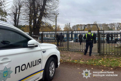 Homem detona explosivo e mata três pessoas em estação de trem na Ucrânia