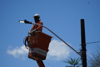 Prefeitura realiza trabalhos de iluminação e conservação no Colubandê