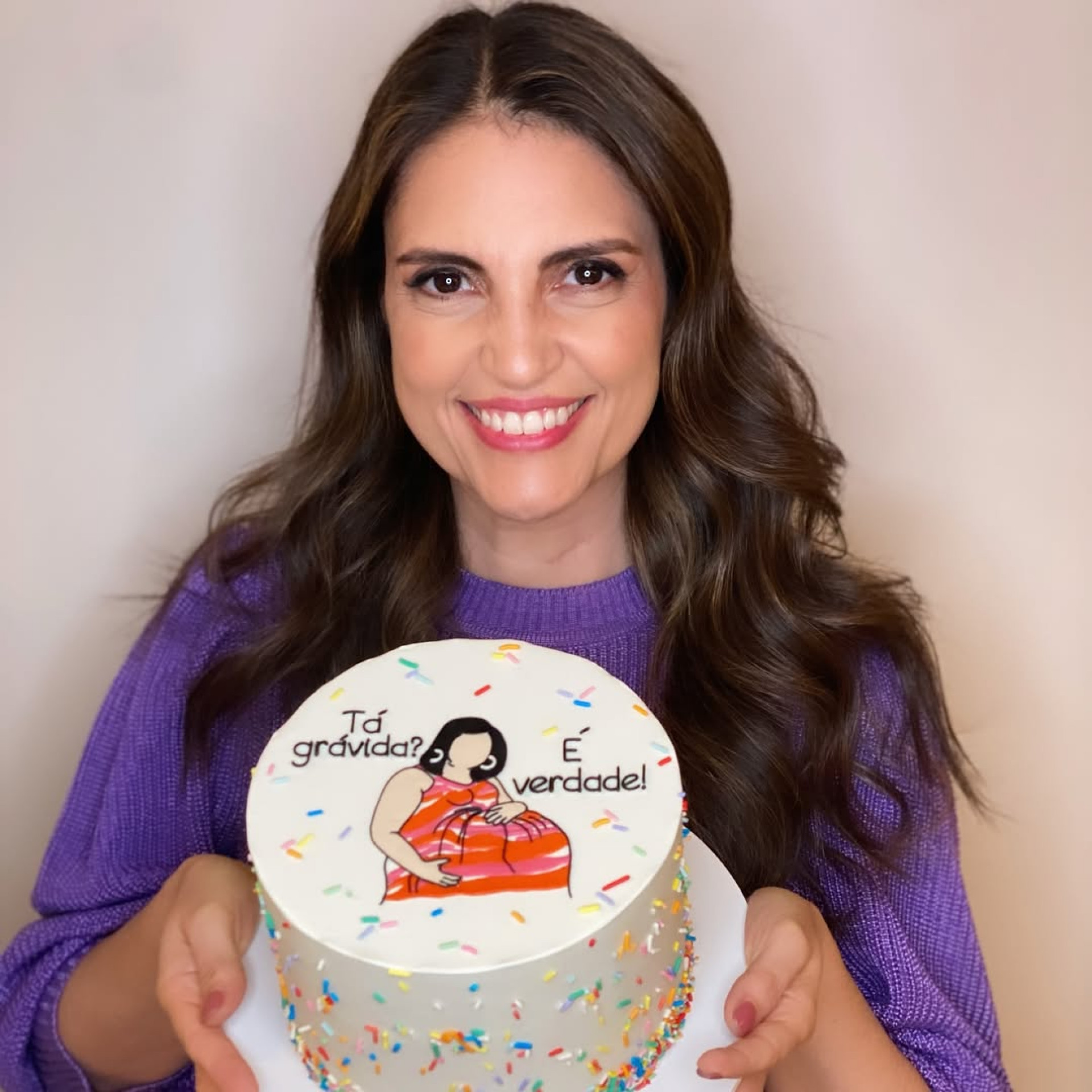 Chris Flores celebrou aniversário com bolo inspirado na grávida de Taubaté - Reprodução/Instagram 