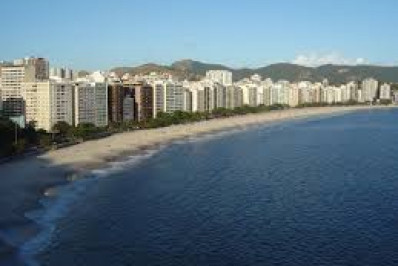 Prefeitura encerra as celebrações do Mês do Idoso com ginástica e música na Praia de Icaraí