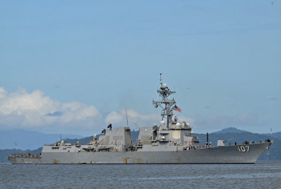 Navio de guerra dos EUA chega a Trinidad e Tobago, em frente à Venezuela