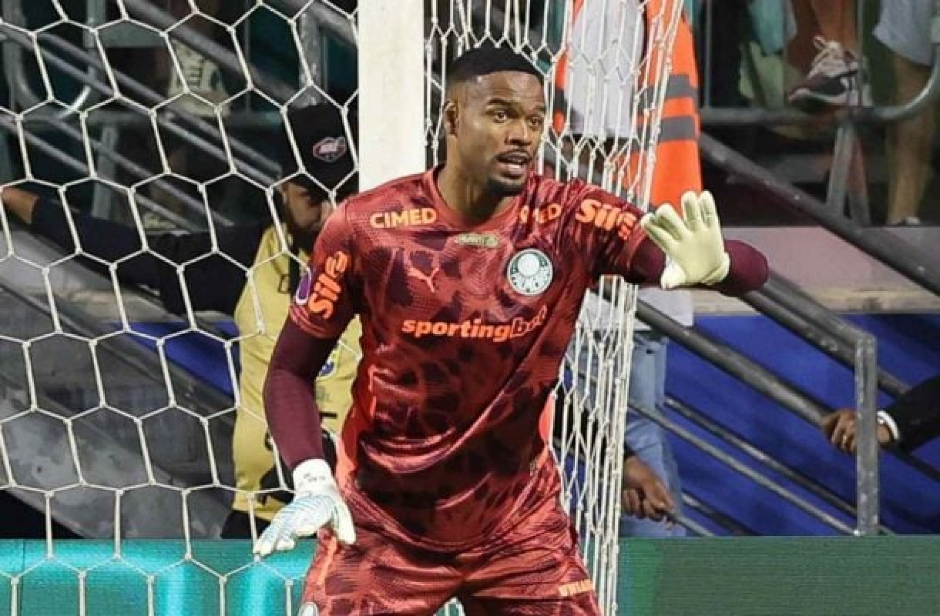 Carlos Miguel valoriza “baliza a zero” e projeta decis&atilde;o contra LDU