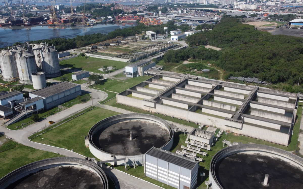  ETE Alegria, localizada no Caju, é uma das estações de tratamento de esgoto operadas pela Águas do Rio no estado do Rio de Janeiro
