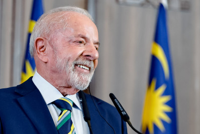 'Ele tem meu telefone e eu tenho o dele', diz Lula sobre Trump