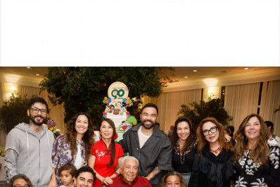 Maurício de Sousa celebra 90 anos com bolo da Turma da Mônica