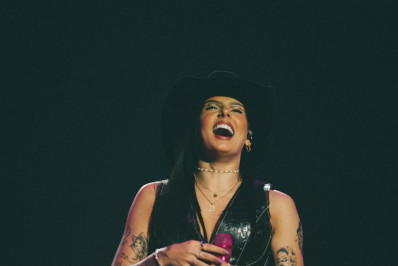 Ana Castela comenta valor da aliança com Zé Felipe: 'Dá pra comprar um carro'