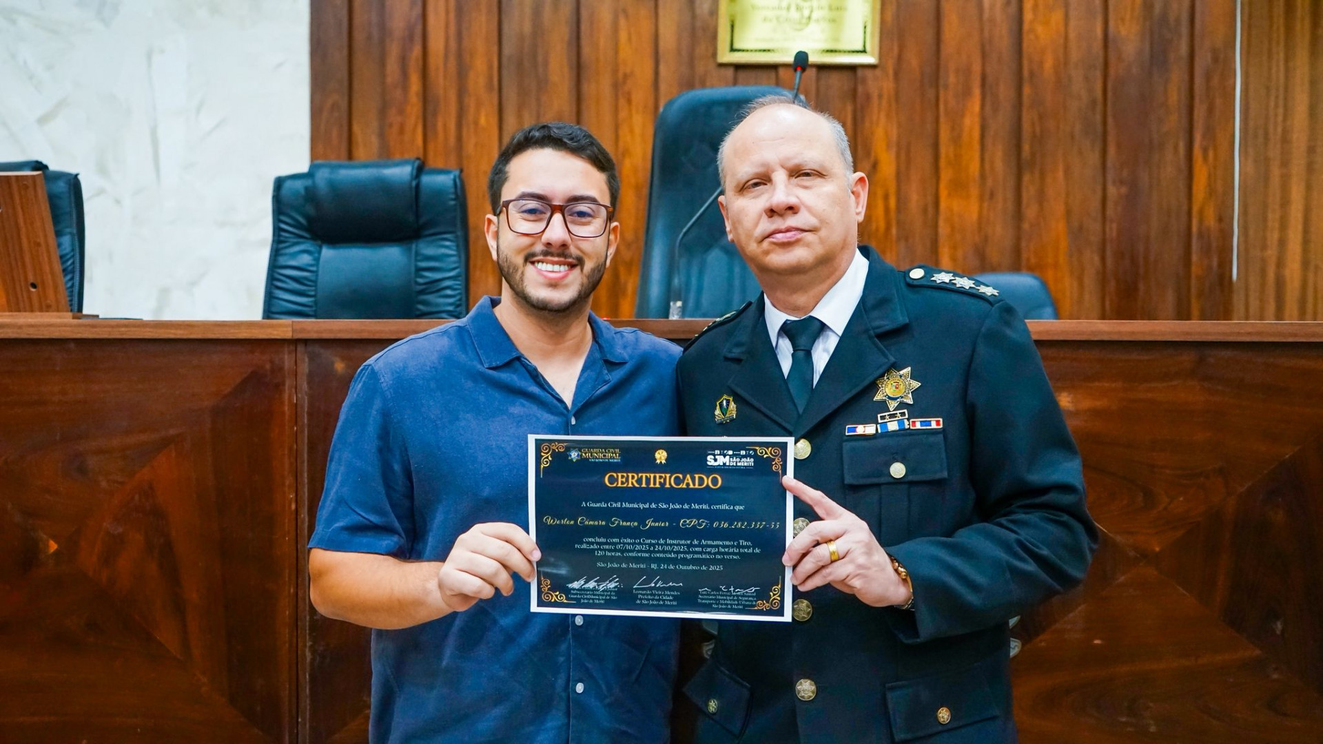 Secret&aacute;rio Leonardo Vieira (Habita&ccedil;&atilde;o, Urbanismo e Ilumina&ccedil;&atilde;o P&uacute;blica) e o comandante da Guarda Civil Municipal, Worton Fran&ccedil;a  - Gilberto Rocha/ PMSJM