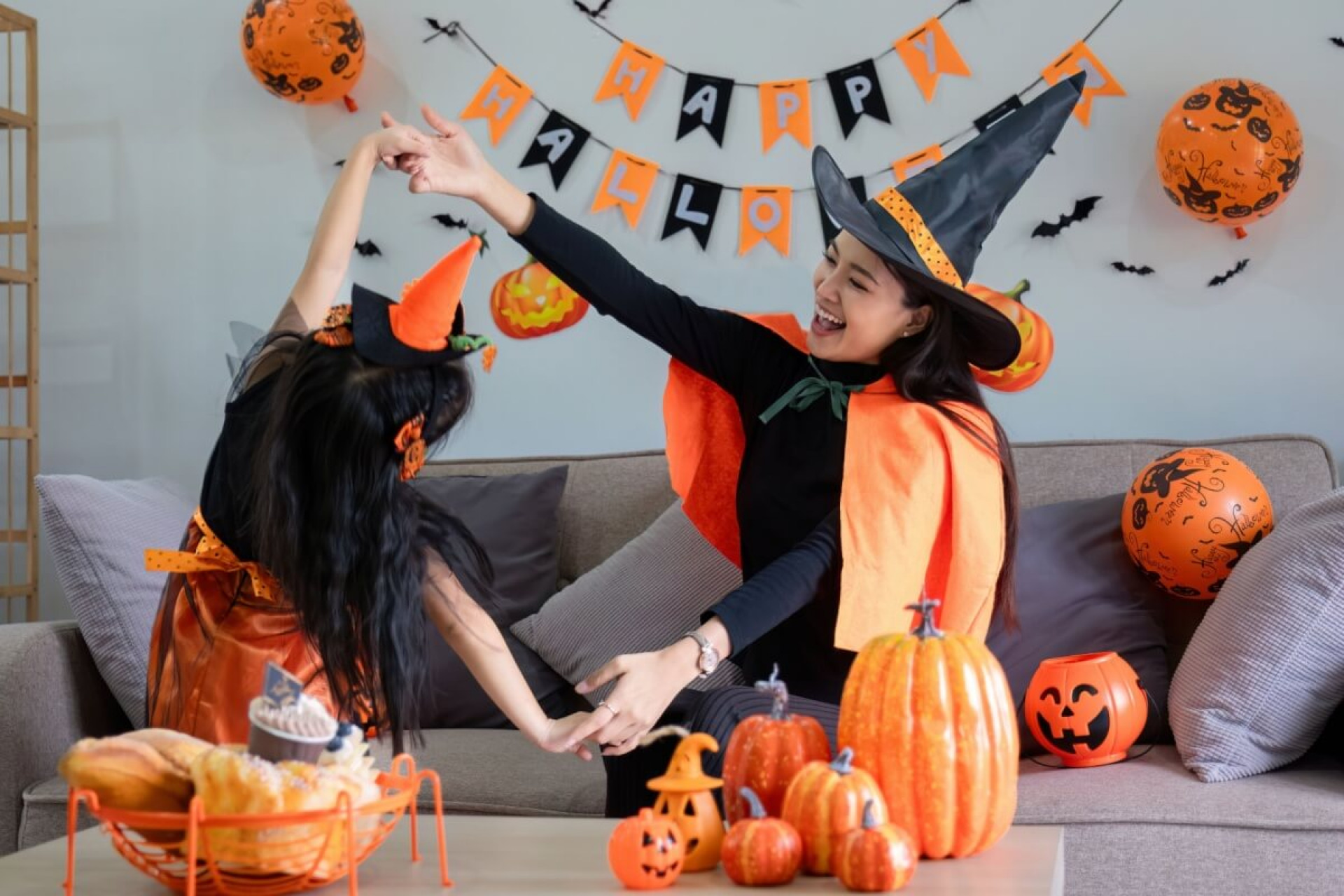 O Halloween &eacute; uma &oacute;tima oportunidade de criar brincadeiras l&uacute;dicas e festivas (Imagem: wichayada suwanachun | Shutterstock)