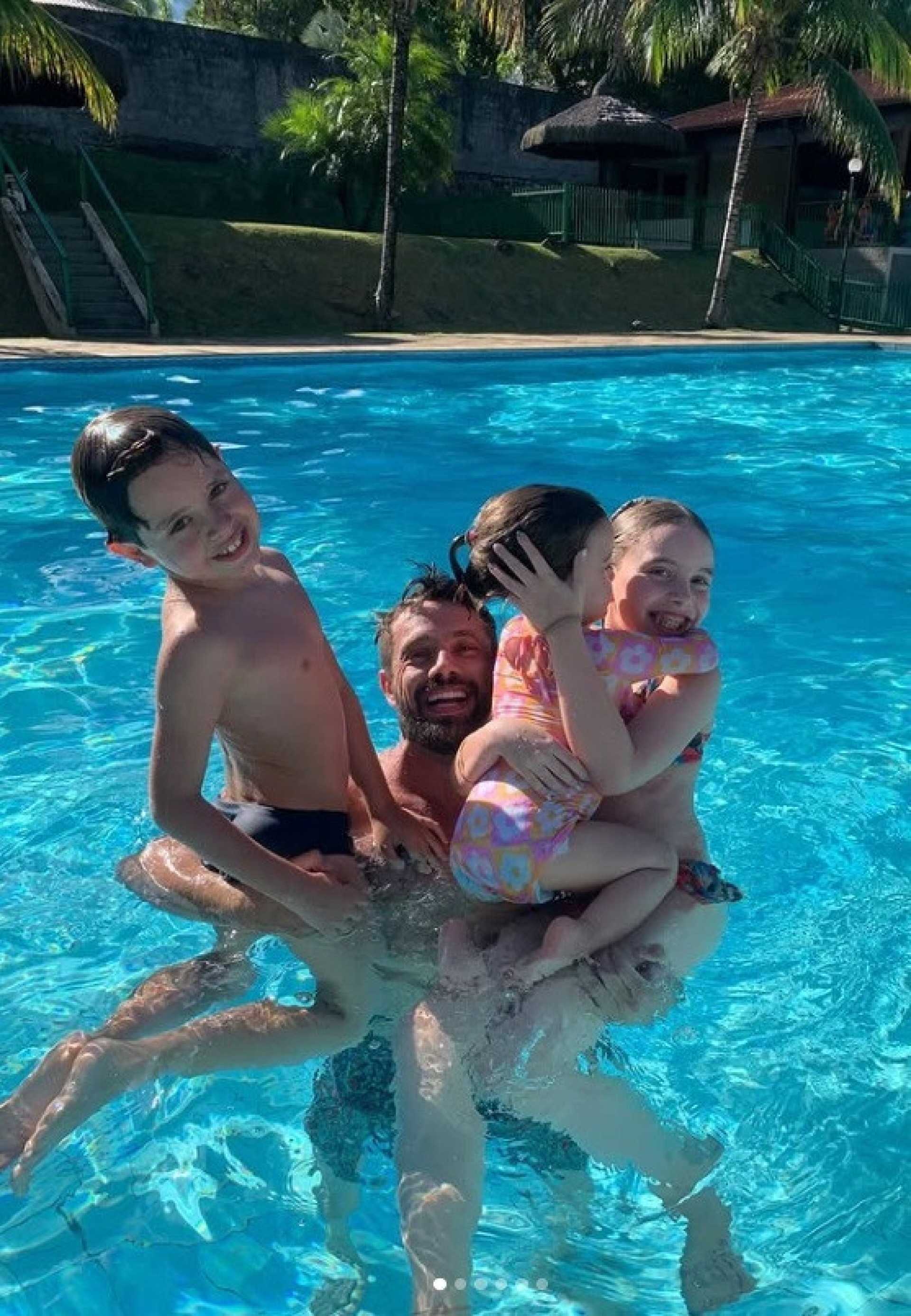 Valentim, Rafael Cardoso, Helena e Aurora - Reprodução/Instagram