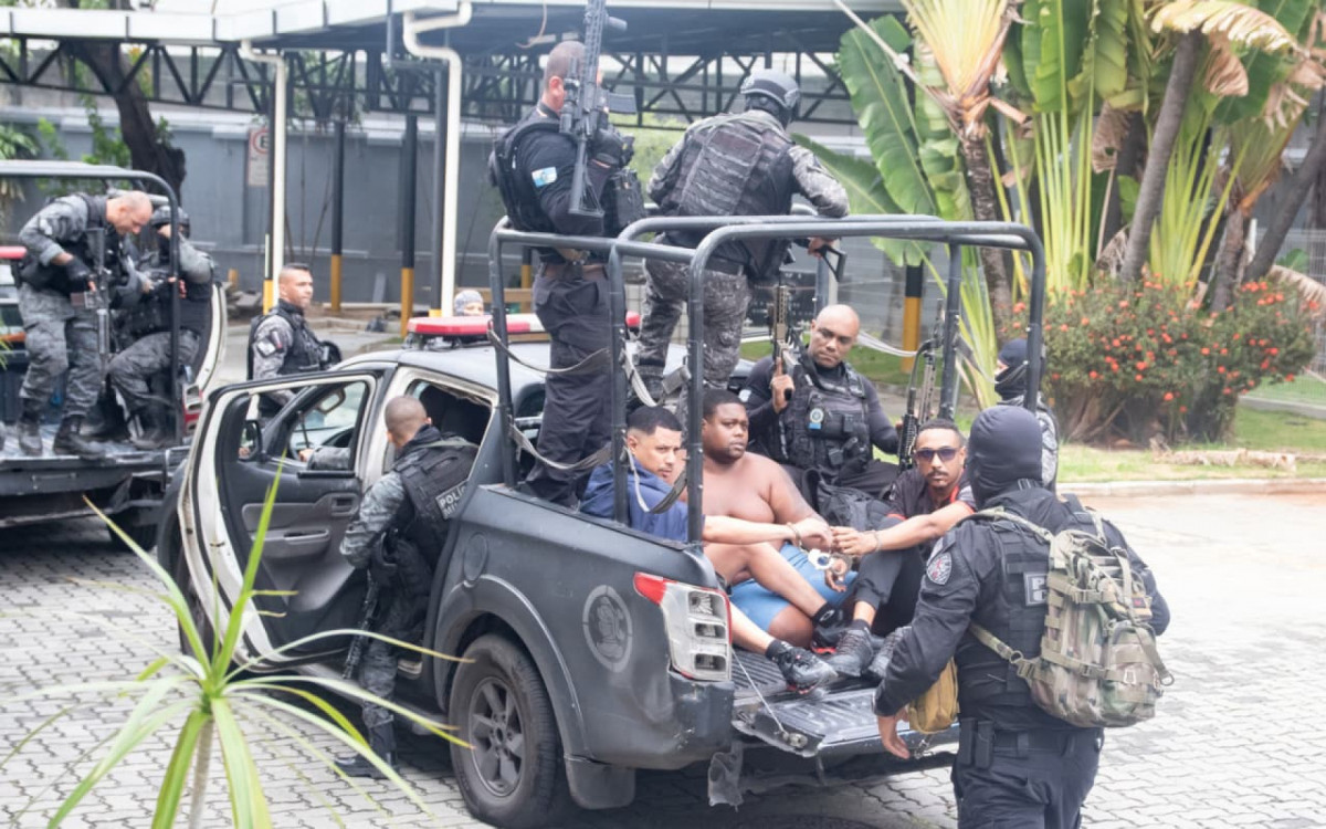 Presos na megaoperação no Complexo da Penha e Alemão - Érica Martins/Agência O DIA