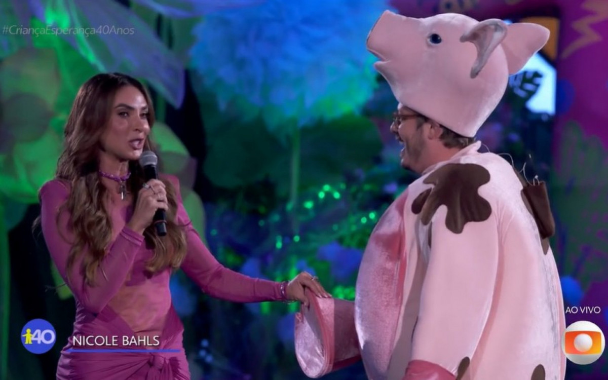 Nicole Bahls e Fábio Porchat no 'Criança Esperança' - Reprodução/TV Globo