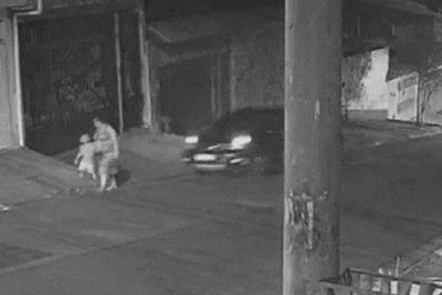 SP: Homem atropela mulher grávida que caminhava com criança e foge