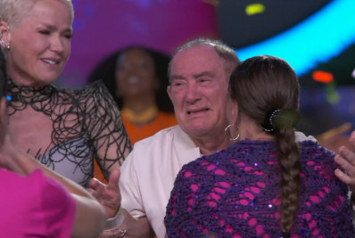 Aos 90 anos, Renato Aragão chora muito ao lado de Xuxa com homenagem no 'Criança Esperança'